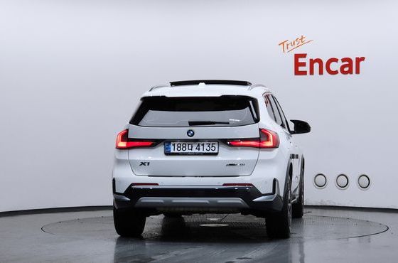 BMW X1 xDrive 20i xLine — пробег 25 858 км — фото 4 из 5