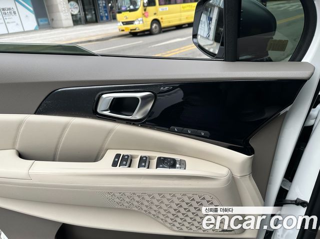 Kia Carnival Hev 9 Seater X Line — пробег 985 км — фото 5 из 5