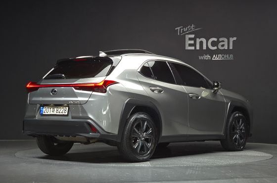 Lexus UX 2.0 2WD — пробег 39 755 км — фото 2 из 5