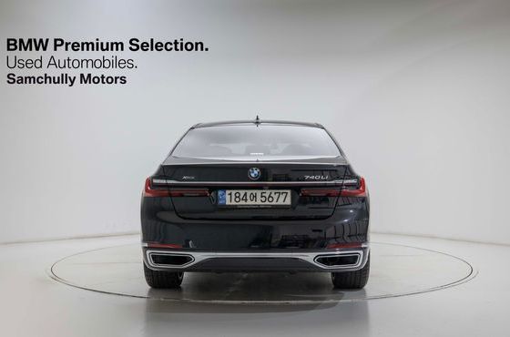 BMW 7-Series 740Li xDrive Design Pure Excellence — пробег 162 100 км — фото 4 из 5