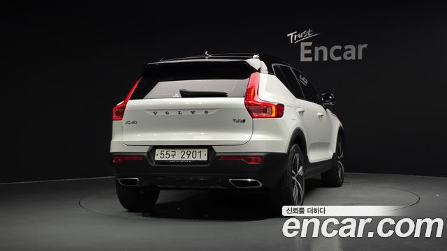 Volvo XC40 T4 R-Design — пробег 144 491 км — фото 4 из 5