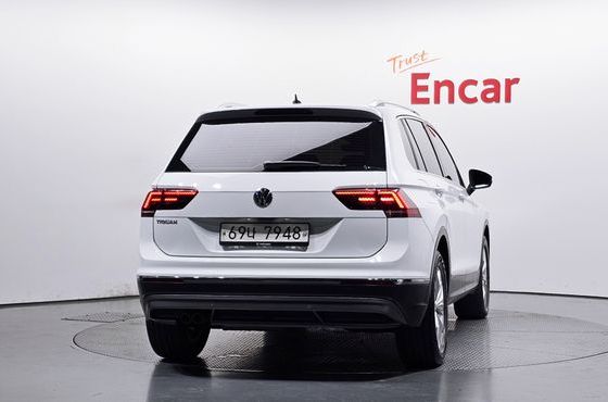 Volkswagen Tiguan 2.0 TDI Premium — пробег 115 829 км — фото 4 из 5