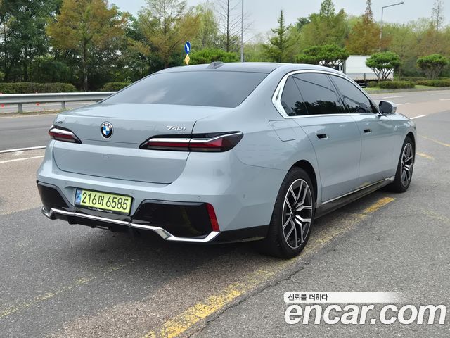 BMW 7-Series 740i xDrive M Sport — пробег 18 200 км — фото 4 из 5