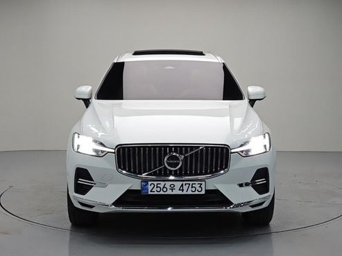 Volvo XC60 T8 Ultra Bright — пробег 9 062 км — фото 2 из 5