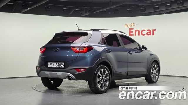 Kia Stonic из Кореи Encar