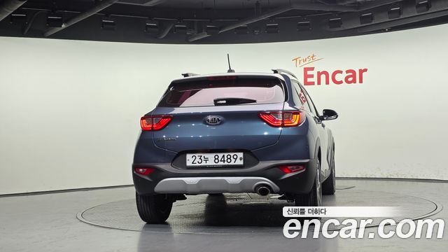 Kia Stonic из Кореи Encar