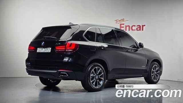 BMW X5 xDrive 30d — пробег 186 530 км — фото 2 из 5
