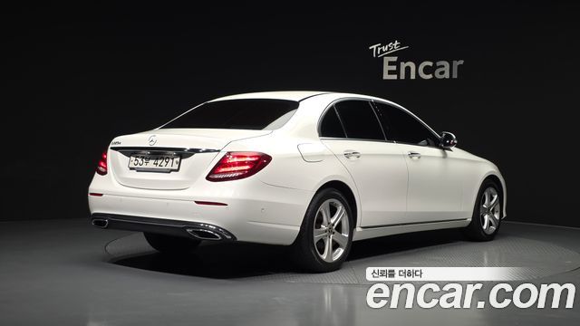 Mercedes-Benz E-Class E220d Avantgarde — пробег 202 660 км — фото 2 из 5
