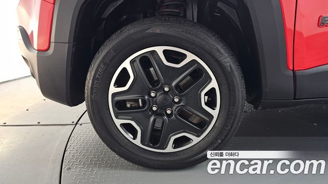 Jeep Renegade 2.0 Diesel Tailhawk AWD — пробег 68 335 км — фото 5 из 5