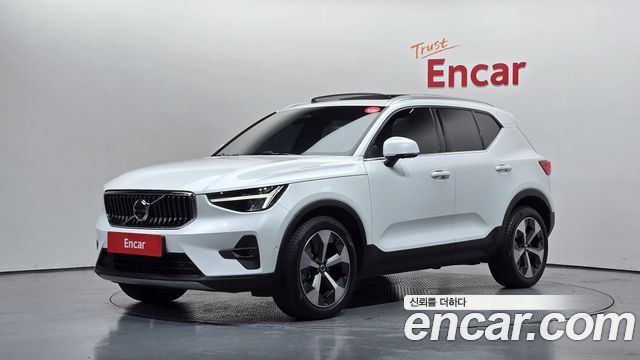 Volvo XC40 B4 Ultimate Bright — пробег 25 575 км — фото 1 из 5