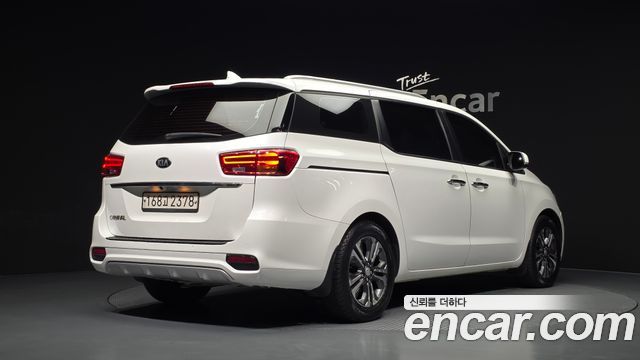 Kia Carnival из Кореи Encar