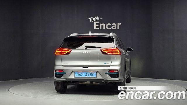 Kia Niro Prestige — пробег 61 460 км — фото 4 из 5