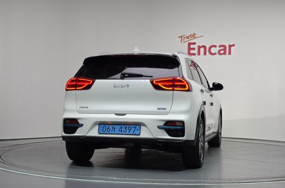 Kia Niro Prestige — пробег 100 149 км — фото 4 из 5
