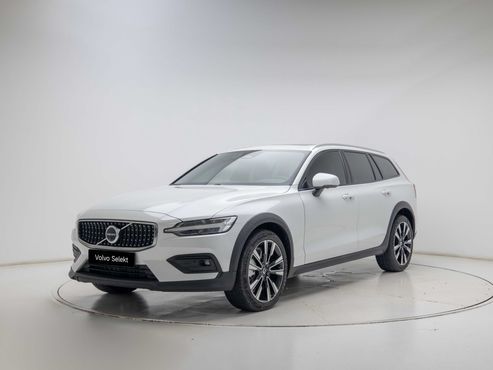 Volvo V60 B5 Ultra AWD — пробег 1 382 км — фото 1 из 5