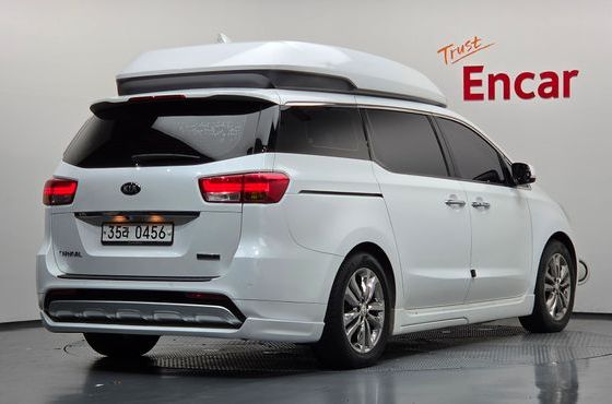 Kia Carnival 9-seater Hi-Limousine Prestige — пробег 109 093 км — фото 2 из 5