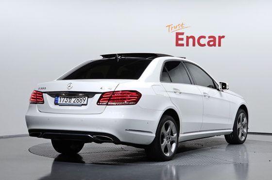 Mercedes-Benz E-Class E350 4MATIC Avantgarde — пробег 103 903 км — фото 2 из 5