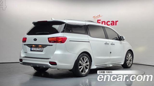 Kia Carnival из Кореи Encar