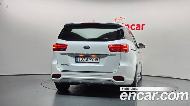 Kia Carnival из Кореи Encar