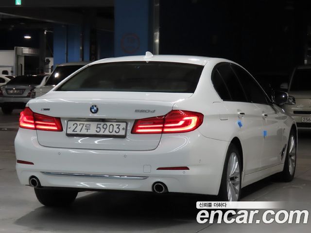 BMW 5-Series 520d xDrive Luxury Plus — пробег 136 000 км — фото 2 из 5