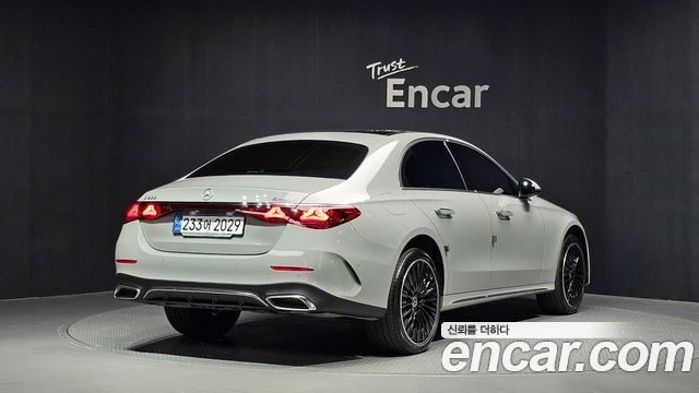 Mercedes-Benz E-Class E300 4MATIC AMG Line Premiere Special — пробег 79 167 км — фото 2 из 5