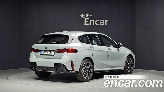 BMW 1-Series 120 M Sport — пробег 16 км — фото 2 из 5