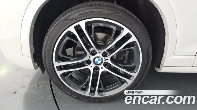 BMW X4 xDrive20d M Sport — пробег 68 359 км — фото 5 из 5