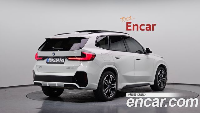BMW X1 xDrive 20i M Sport — пробег 26 688 км — фото 2 из 5