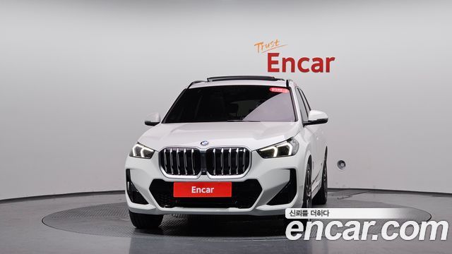 BMW X1 xDrive 20i M Sport — пробег 26 688 км — фото 3 из 5