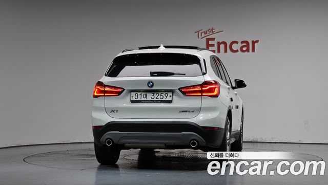 BMW X1 xDrive 18d Joy — пробег 118 093 км — фото 4 из 5