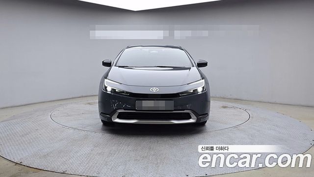Toyota Prius 2.0 PHEV SE — пробег 9 772 км — фото 3 из 5