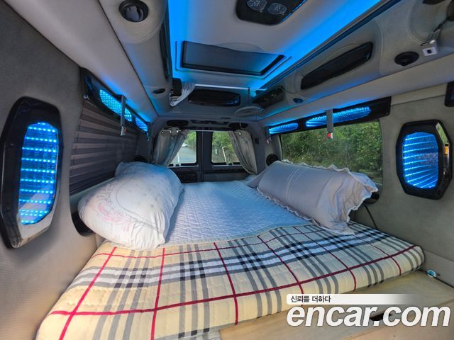 Chevrolet Express Van 6.0 — пробег 66 000 км — фото 3 из 5