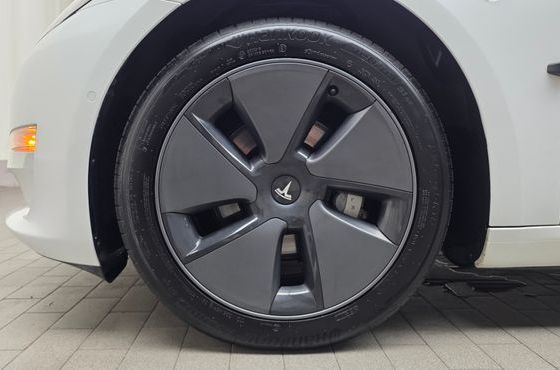 Tesla Model 3 Long Range AWD — пробег 100 588 км — фото 5 из 5