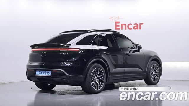 Porsche Macan Base 4 — пробег 10 998 км — фото 2 из 5