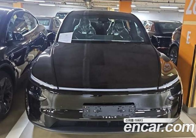 Tesla Model Y L Long Range AWD — пробег 1 км — фото 2 из 5