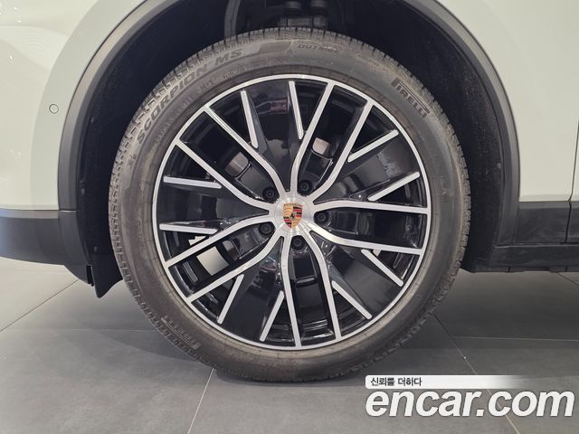 Porsche Macan Base — пробег 4 528 км — фото 5 из 5