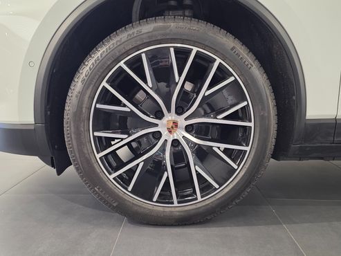 Porsche Macan Base — пробег 4 528 км — фото 5 из 5