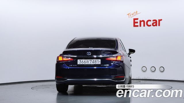 Lexus ES Executive — пробег 59 031 км — фото 4 из 5
