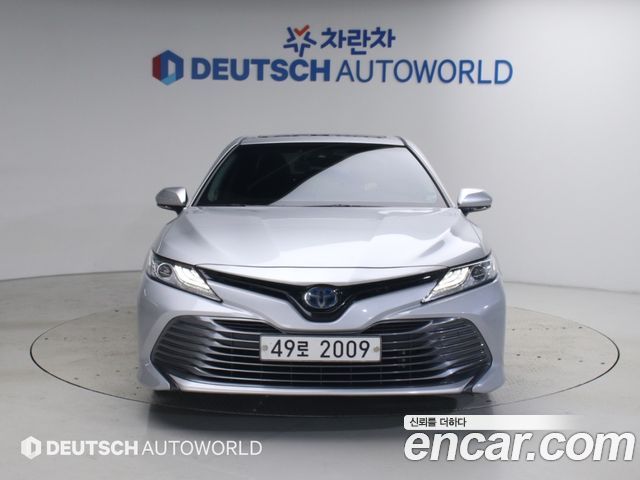 Toyota Camry 2.5 XLE Hybrid — пробег 49 502 км — фото 3 из 5