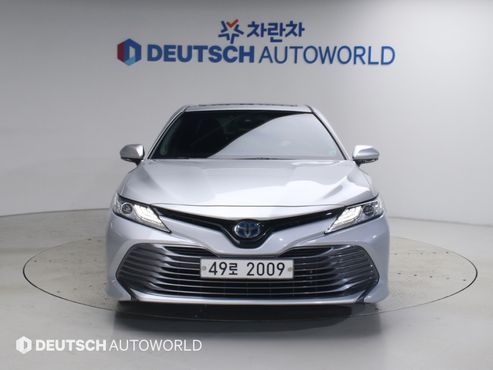 Toyota Camry 2.5 XLE Hybrid — пробег 49 502 км — фото 3 из 5