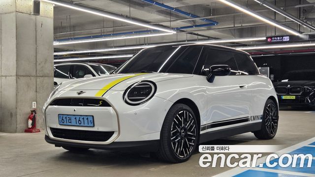 Mini Cooper SE Favoured — пробег 10 262 км — фото 1 из 5