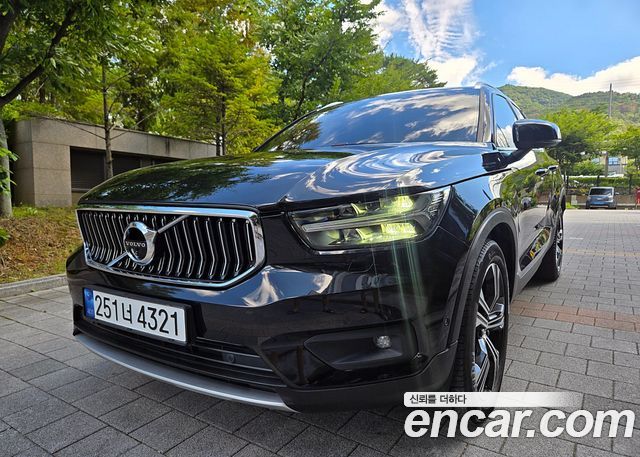 Volvo XC40 B4 Inscription — пробег 62 525 км — фото 2 из 5