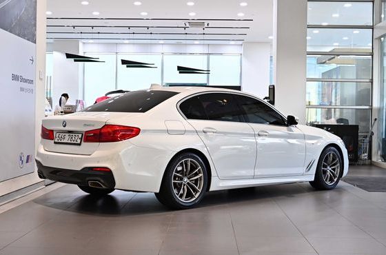 BMW 5-Series 520d M Sport Package Plus — пробег 101 709 км — фото 4 из 5