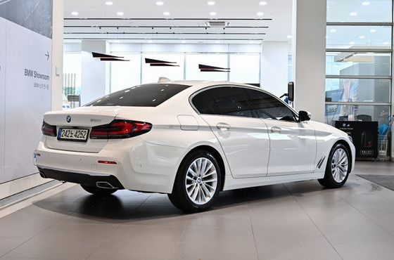 BMW 5-Series 520i Luxury — пробег 89 145 км — фото 4 из 5