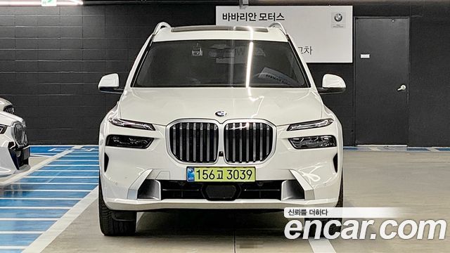 BMW X7 xDrive 40i Design Pure Excellence 7-Seater — пробег 7 023 км — фото 3 из 5