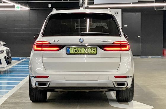 BMW X7 xDrive 40i Design Pure Excellence 7-Seater — пробег 7 023 км — фото 4 из 5