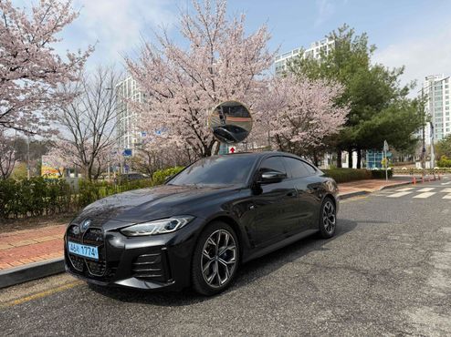 BMW i4 eDrive40 M Sports Pro — пробег 40 500 км — фото 1 из 5