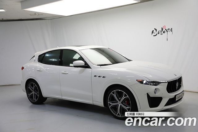 Maserati Levante из Кореи Encar
