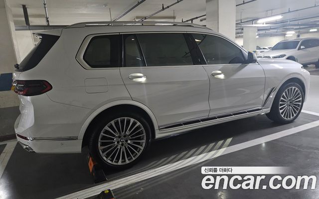 BMW X7 xDrive 40i Design Pure Excellence 7-Seater — пробег 22 213 км — фото 2 из 5