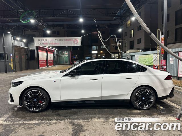 BMW i5 M60 xDrive — пробег 24 164 км — фото 2 из 5