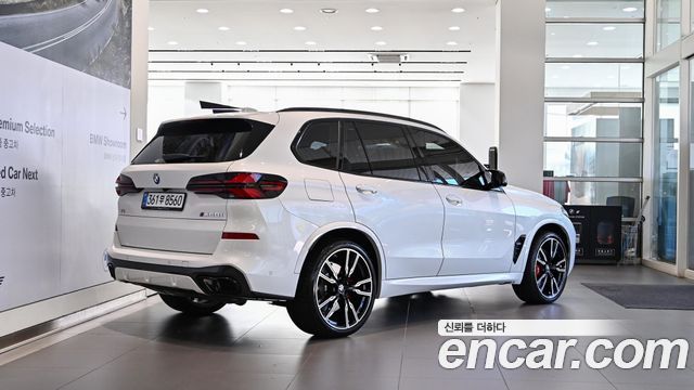 BMW X5 M60i — пробег 5 437 км — фото 4 из 5